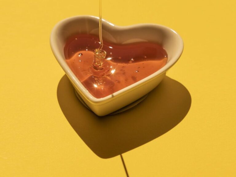 Es malo tomar café con miel? Beneficios de endulzar con miel