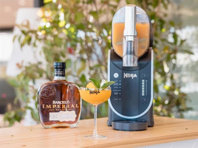 Descubre cómo preparar el daiquiri de mango helado que arrasará este verano con Ninja SLUSHi y Barceló Imperial